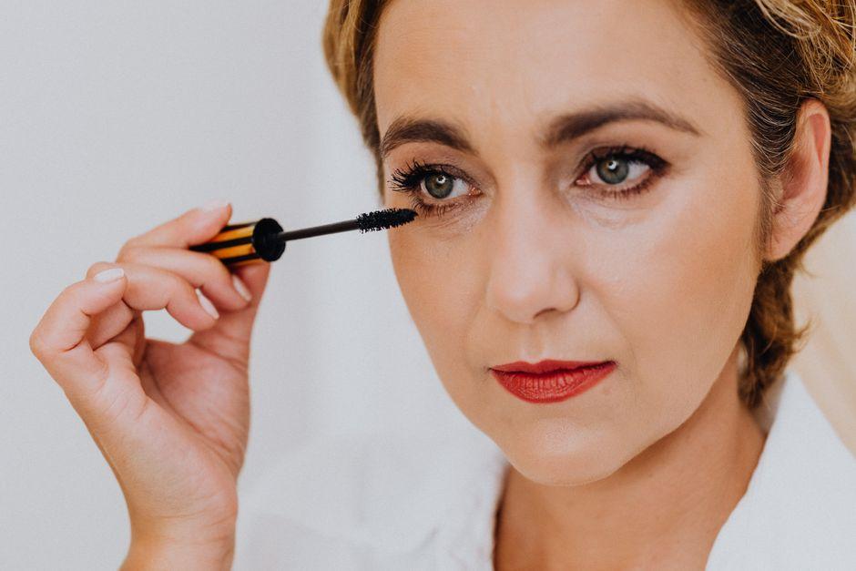 What Is the Best Mascara for Older Women That Makes Your Lashes Look Fuller and Natural